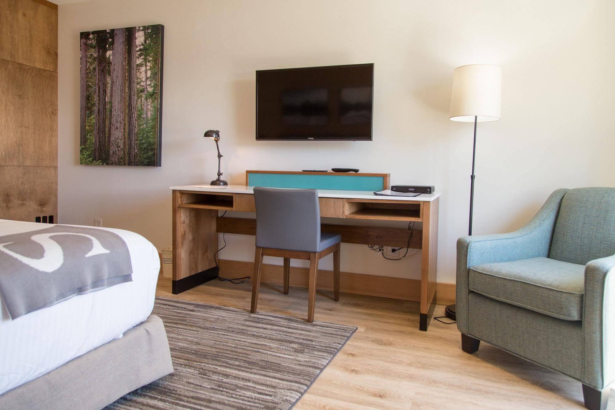 Sproat Lake Landing Resort Great Central Eksteriør bilde